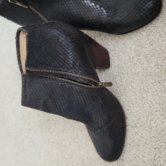 Sigerson Morrison 'Snakeskin' booties - Picture 3 of 8